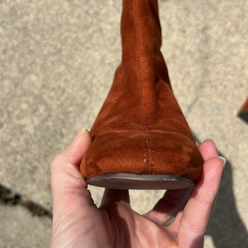 Like new orange Mi.iM faux suede short boots size 8 - Picture 5 of 13
